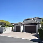 3 Bed 4 Bath Detached House, Pool, Inverter