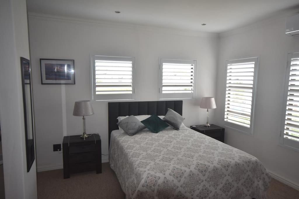 3 Bed 4 Bath Detached House, Pool, Inverter Cape Town