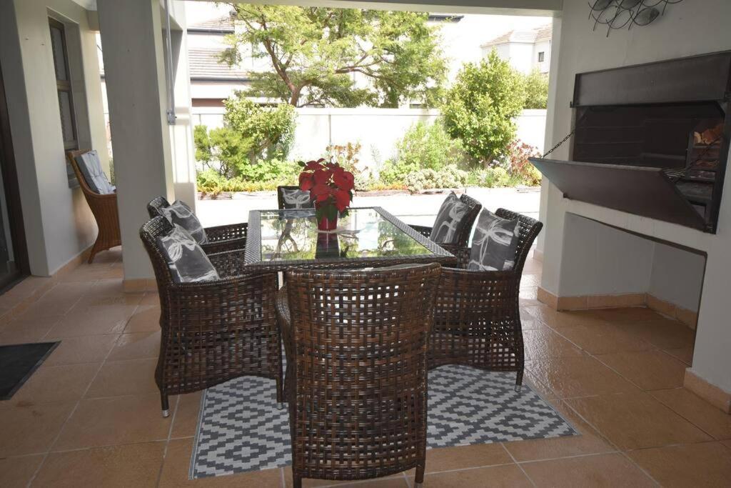 Holiday home 3 Bed 4 Bath Detached House, Pool, Inverter